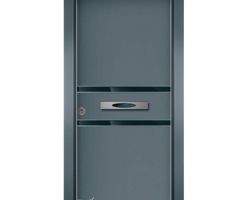 דלת כניסה עם ידית ממורכזת